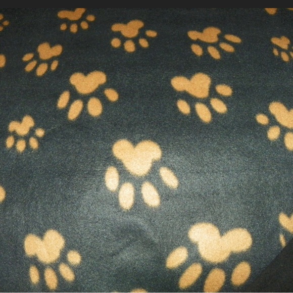 Cat or Dog Reversible Double Fleece Blanket 26”x30” - Picture 5 of 6